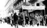Les républicains espagnols manifestent aux côtés des travailleurs algériens le 1er mai 1946