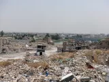 Sur la rive Ouest du Tigre et près du pont de fer, dans le Vieux-Mossoul, le quartier de Maydan n'existe plus. Au milieu de ce champs de ruines où sont encore découverts des corps et des mines, 6 ans après la reprise de la ville 