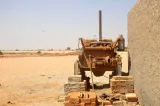 ماكينة ديزل مهملة بعد التحول لإستخدام الطاقة الشمسية في استخراج المياه.