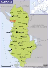 L'image présente une carte de l'Albanie. On peut y voir les principales villes du pays, telles que Tirana, Durrës, Shkodër, et Vlore, indiquées par des points. La carte est également entourée de pays voisins, comme le Monténégro au nord-ouest, le Kosovo au nord-est, la Macédoine du Nord à l'est et la Grèce au sud. Des indications de distance sont présentes, ainsi qu'une légende signalant les sources et la date de mise à jour.
