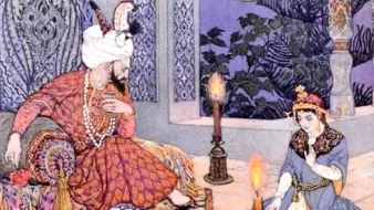 L'image montre une scène orientaliste dans un intérieur décoré. On y voit un homme majestueusement vêtu, assis sur un trône orné, entouré de riches textiles et d'objets décoratifs. Il est en train d'écouter une femme qui est agenouillée devant lui, tandis qu'une autre femme se trouve à ses pieds, examinant des objets sur le sol. L'éclairage est doux, avec des bougies allumées qui créent une ambiance chaleureuse. L'atmosphère est empreinte d'une certaine mystique et d'une opulence typique de l'art inspiré par les cultures orientales.
