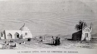 این تصویر نمایی از یک قبرستان را نشان می‌دهد که شامل ساختمانی با گنبد است. در سمت چپ تصویر، یک مقبره با معماری خاص و سنگ‌های مشخص وجود دارد. در وسط تصویر، چند نفر در حال گفتگو یا تماشای اطراف هستند. در پس‌زمینه، تعدادی درخت و سازه‌های دیگری قابل مشاهده هستند. این تصویر به وضوح ابعاد فرهنگی و تاریخی را به تصویر می‌کشد.