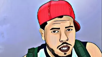 L'image représente un personnage dessiné, portant une casquette rouge à l'envers et une chemise sans manches. Il a une expression sérieuse, avec les lèvres légèrement entrouvertes, et une barbe de quelques jours. Son dos est orné d'un sac à dos. Le fond de l'image est d'une teinte douce, ce qui met en avant le personnage.