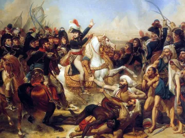 L'image représente une scène historique chargée d'émotions, probablement liée à la campagne d'Égypte de Napoléon Bonaparte. Au premier plan, Napoléon est sur un cheval blanc, vêtu de son uniforme militaire, semblant diriger ses troupes. On aperçoit des soldats français en uniforme, ainsi que des combattants locaux, ce qui indique un affrontement. À l'arrière-plan, les pyramides d'Égypte se dressent majestueusement, ajoutant une dimension emblématique à la scène. L'atmosphère est intense, reflétant le chaos et la violence de la bataille.